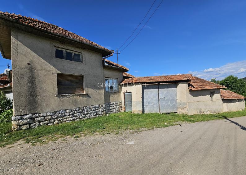 Casa la tara cu 3 camere + teren intravilan Sup 962 mp, Colesti, Bihor - 2