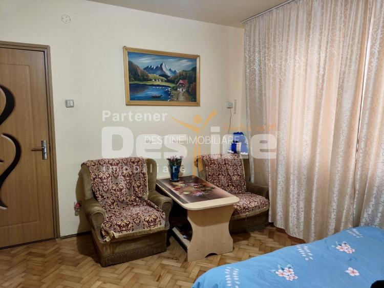 Apartament 2 camere bloc caramida etaj 1 - 6