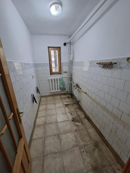 Apartament 3 camere, decomandat, zona Pacurari
