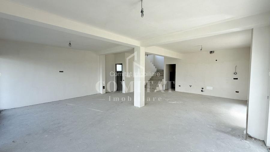 Casă individuală cu panoramă spre oraș zona de case și vile - 11