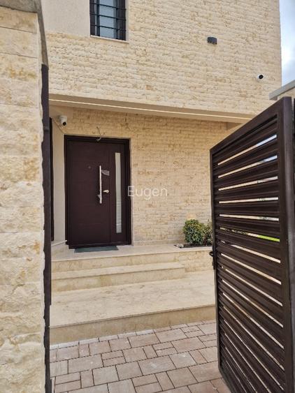 Vilă deosebită într-un complex de 40 vile închis cu porți culisante  - 9