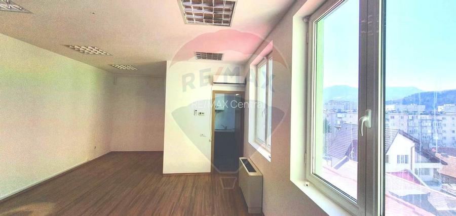 Birou de închiriat în Brașov zona centrală în clădire de birouri - 12