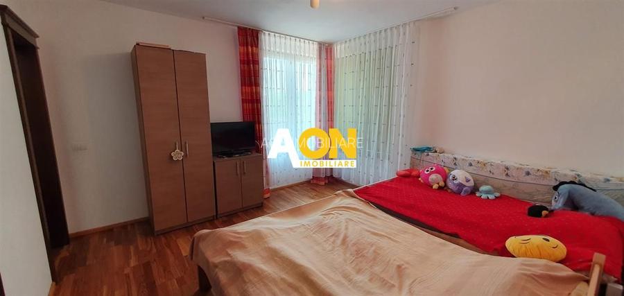 Casa parter+demisol, 1200 mp teren, pretabila pt 2 familii, Sard - 12