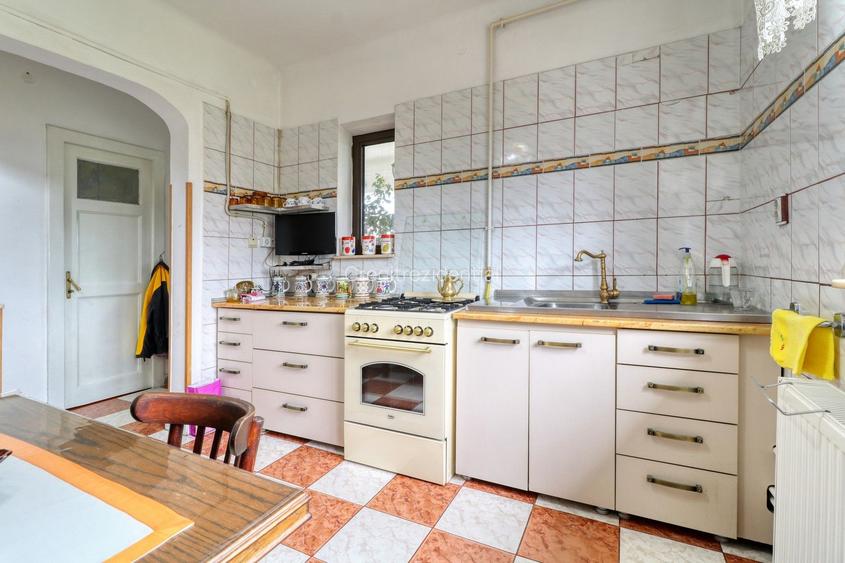 Oportunitate - Casă boierească  de poveste- 7000 mp teren - 23