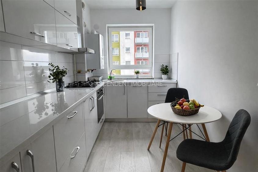 Tur 3D! Eleganta garsoniera, decomandata, mobilata, terasa, boxa, Avantgarden, B - 10