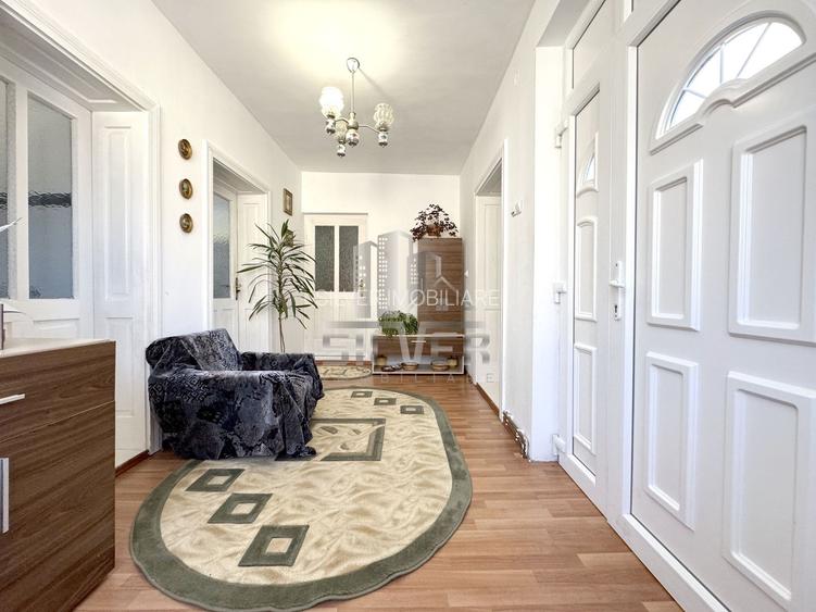 Casa pe 3 niveluri cu teren de 1900 mp in Com. Baisoara. - 14