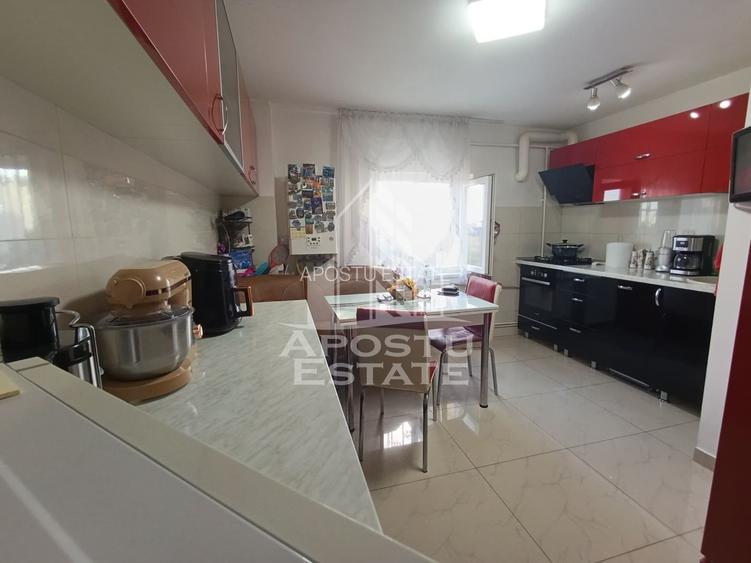 Apartament 4 camere, decomandat, 3 dormitoare, 2 bai, zona Fratelia. - 3