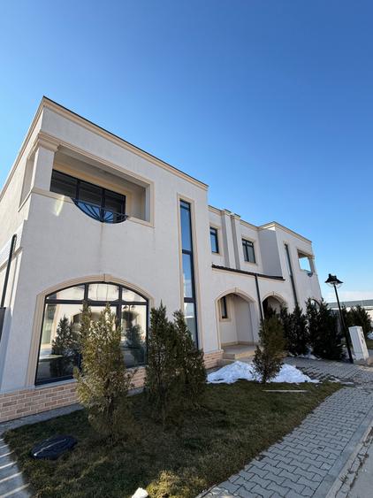 52b5c8ee-31d9-4d70-bbc5-5454d300560e - 2