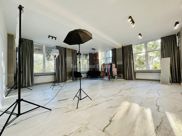 Spațiu Comercial - Sector 4 - 200 Mp - L a Doua minute fata de  Metrou - 11