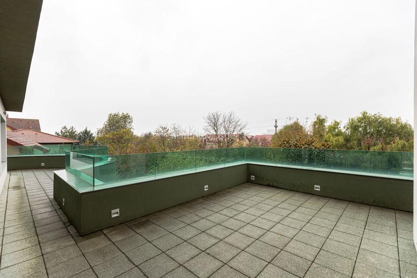 Vila, design ambitios, spatii luminoase in conexiune cu natura - 41