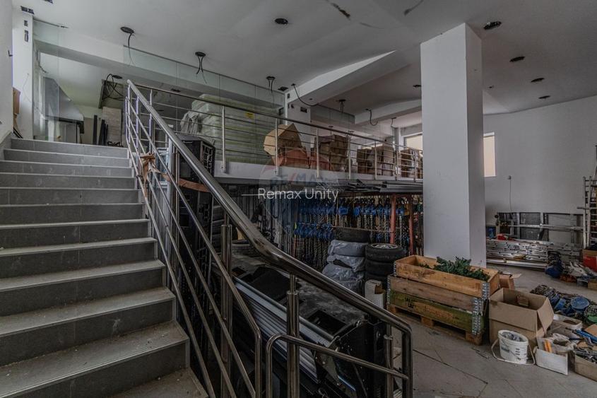 Cladire de 902 mp utili de vânzare, zona Grivitei - DN 13, COMISION 0 - 53