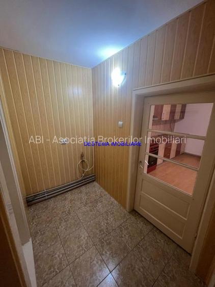 Valu lui Traian, casa la sosea, renovata - 5