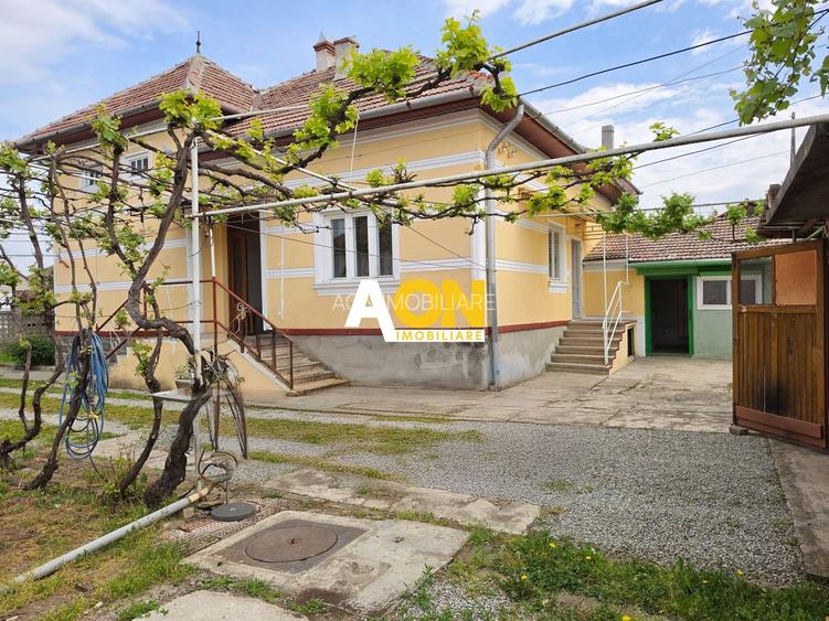 Casa 4 camere, 2 garaje, 652 mp teren, zona exclusivista, Cetate - 3