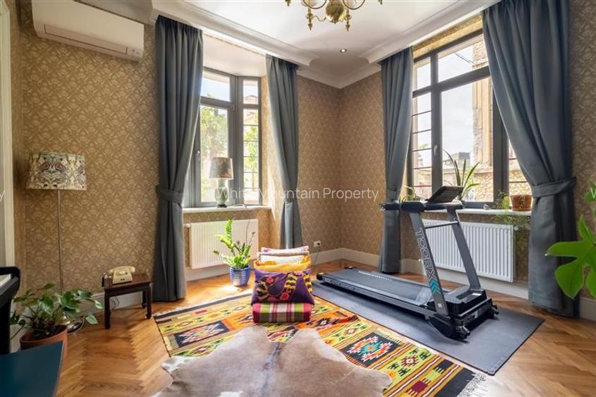 Traian, apartament in vila, 5 camere - 15