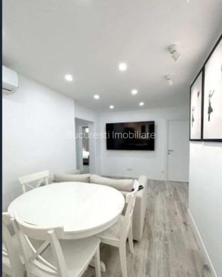 Apartament 3 Camere,Unirii, Piata Sf Vineri,bl.1993,et.3/7,Amenajat,centrala, - 2