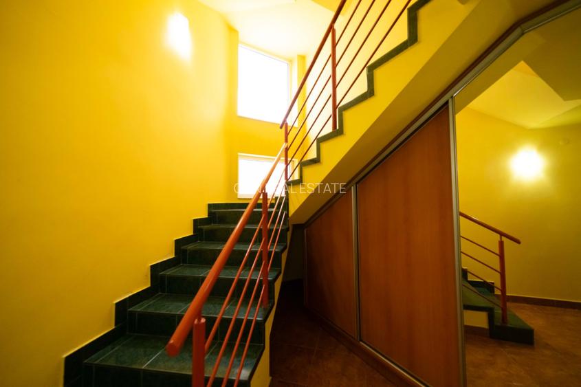 Vilă in Andrei Mureșanu,  6 camere, teren 600 mp - 9