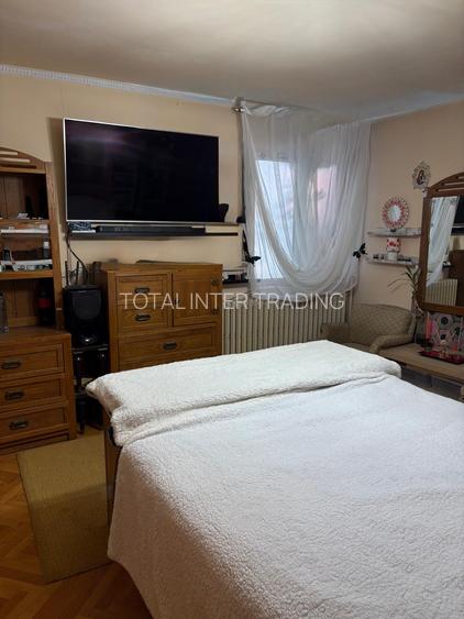 Sura Mare-Oltenitei-Ulmetului-P+1 - spatiu comercial 15 mp + garaj 14 mp 334000€ - 5