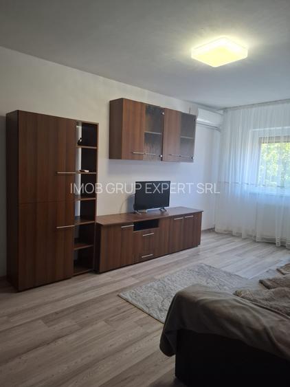 Micro 17, 2 camere amenajate modern, mobilate Pret 400 Euro - 2