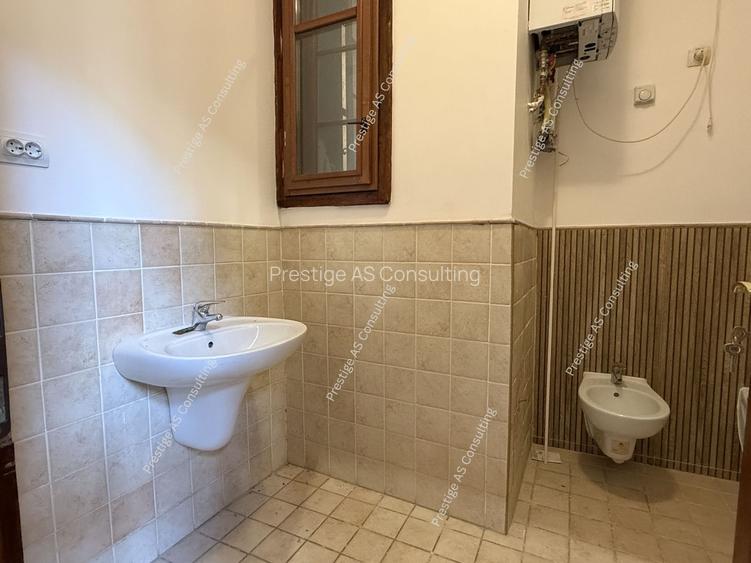 Apartament Patrimonial 150 mp | Balcon cu vedere directa spre Piata Victoriei - 21