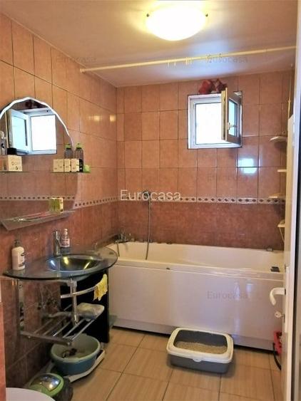 Casa P+M 6 camere, teren 645 mp in vatra satului Săcalaz - 9