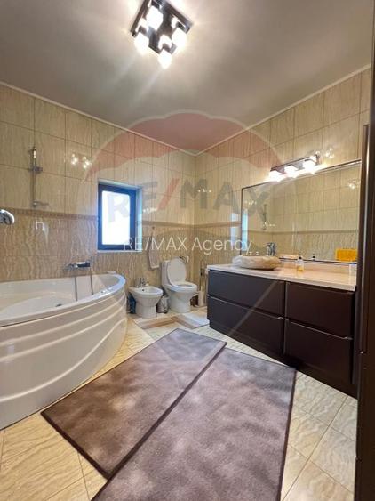 Vilă premium | 8 camere | 834 mp teren | complex privat | 1 Decembrie - 10