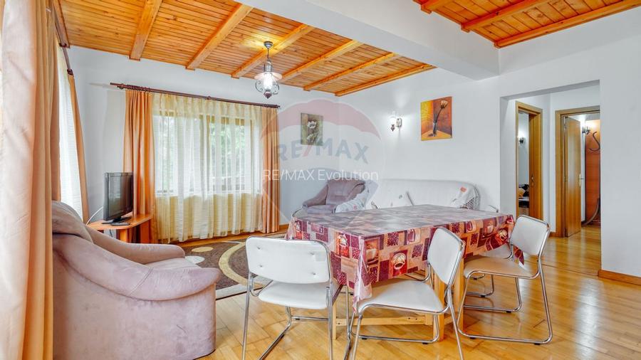 Vilă de vânzare în Predeal – vedere panoramică către pârtia de schi - 8