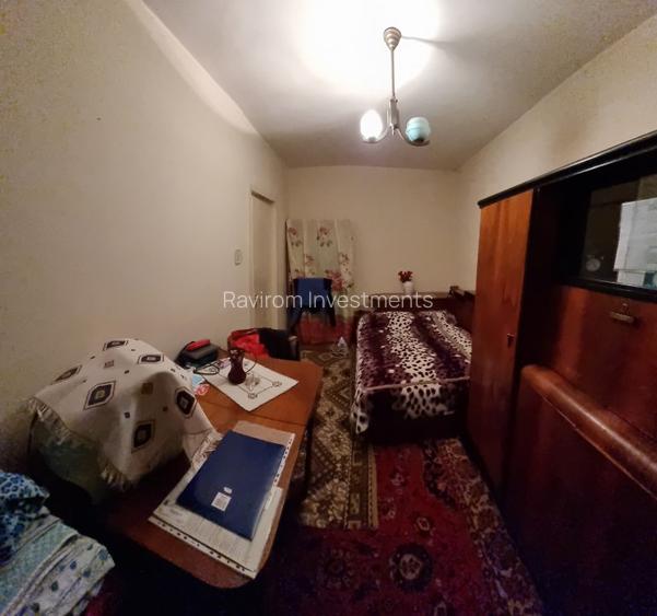 Apartament doua camere, decomandat, etaj patru, structura buna, simplu, central - 8