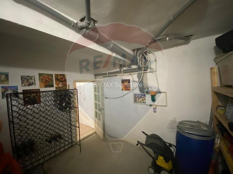 Casă / Vilă cu 5 camere de vânzare în zona Central - 39