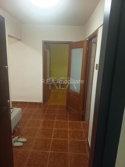 4 camere - decomandat - parcare + boxa - 8