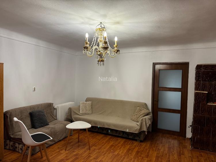 Închiriez casă curte Apărătorii Patriei - 2