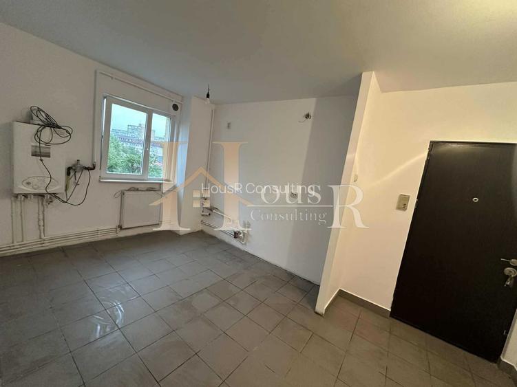 Amenajat si disponibil imediat. Centrala termica proprie. Bloc izolat exterior ! - 3