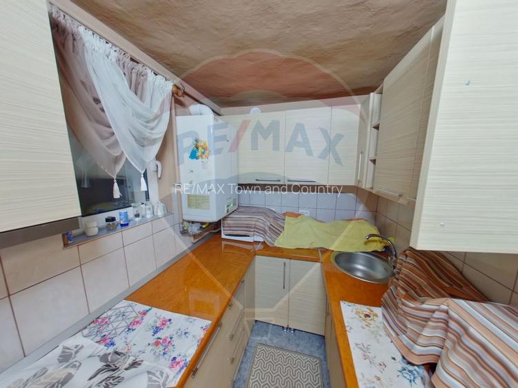 Casă cu 5 camere de vânzare, str. Dragoș Vodă - 5