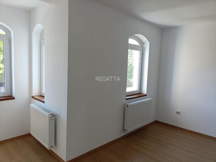 VILA DEOSEBITA cu GARAJ si PIVNITA - 2