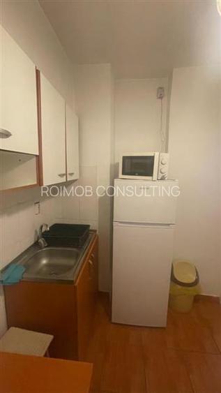 Dristor, garsoniera luminoasa in bloc mixt - 5