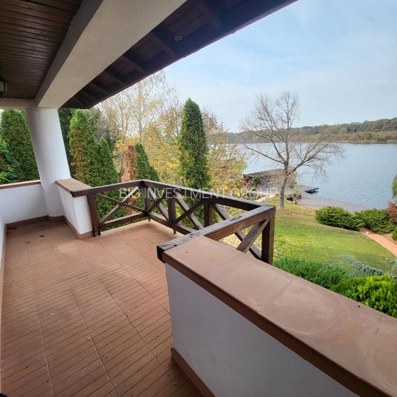 Vila lac snagov in cea mai buna portiune a lacului, ponton, garaj barca, piscina - 9