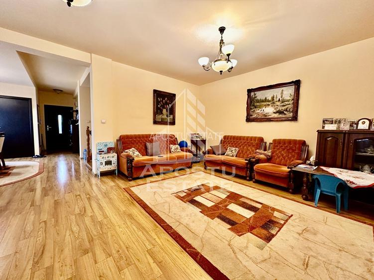 Duplex cu 4 camere situat la asfalt, in zona Planetelor - 2