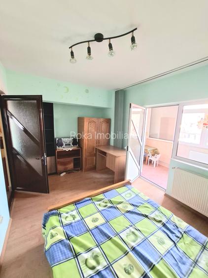 Apartament 4 camere,ultracentral, decomandat, mobilat si utilat,str Decebal - 10