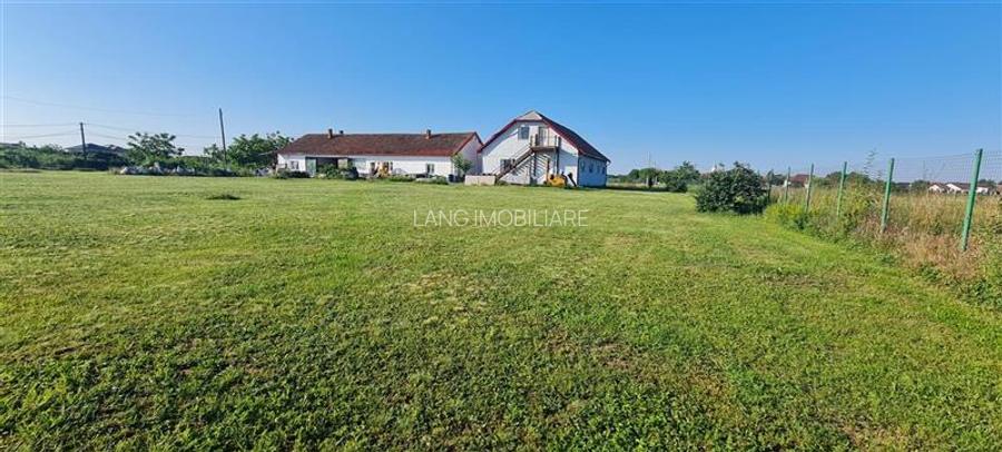 TEREN CU CLADIRI FUNCTII MULTIPLE - 6