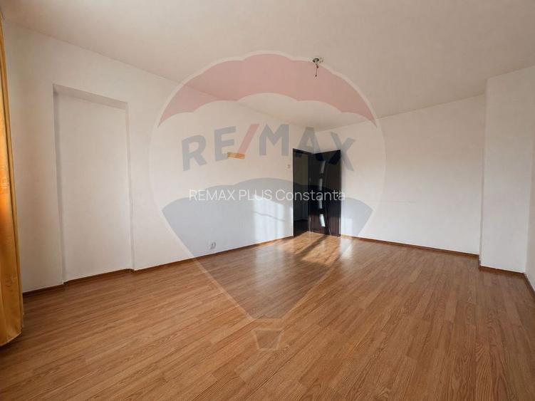Apartament de vânzare 2 camere central cu vedere la mare - 8