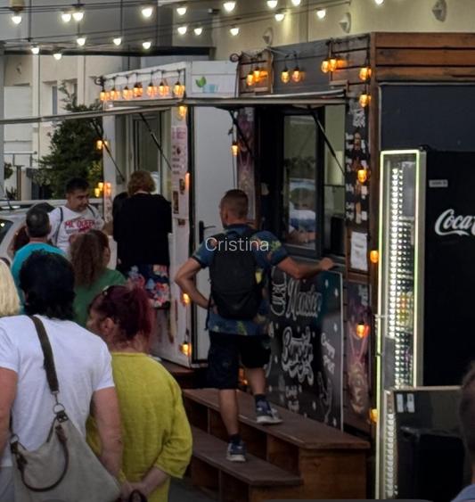 Rulotă Fast Food de TOP – Vad Comercial EXCEPȚIONAL – Sezon 2026 - 3