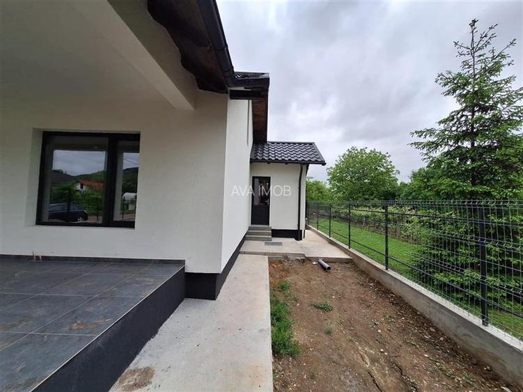 Casa Parter 3 dormitoare, 2 bai,  zona Hemeius - 2