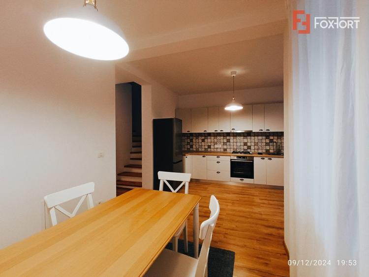 Casa tip triplex cu priveliste de vis in Giroc - V7245