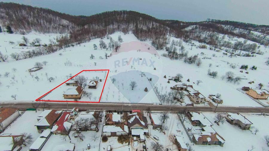 Casă cu 4 camere din cărămidă, de vânzare în zona Bratca-Damiș