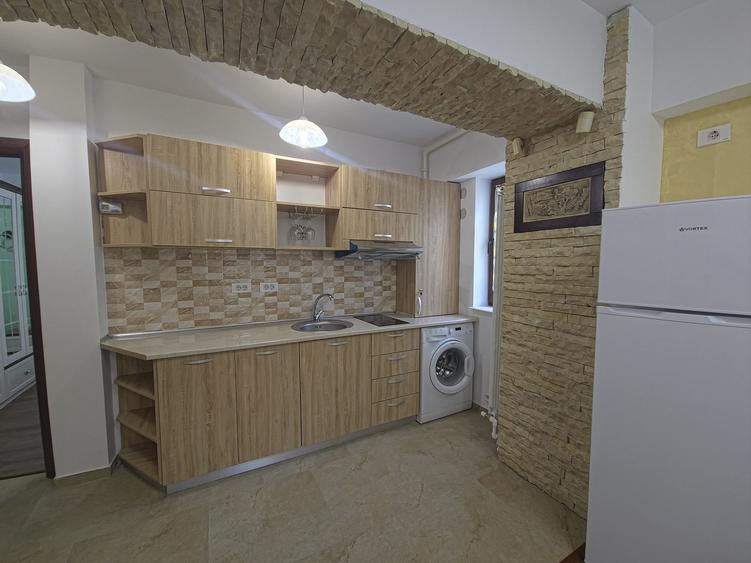 Mamaia apartament 2 camere renovat loc parcare