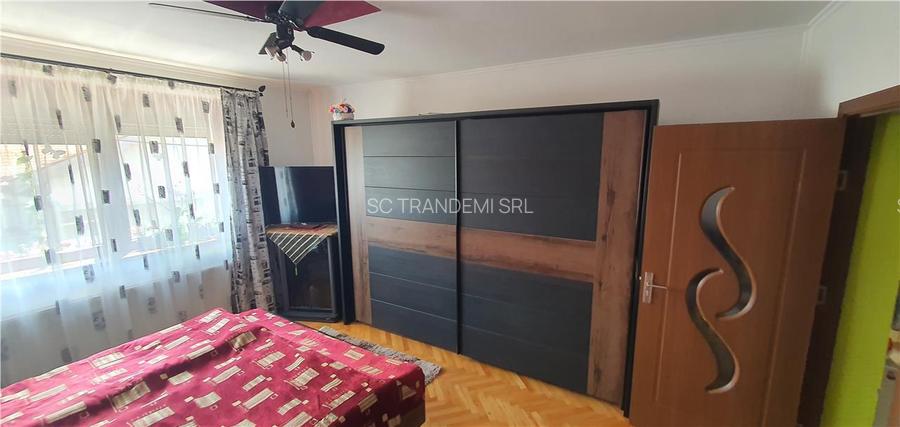 Oferta ! Imobil P+1 în zona Lupeni (reper supermarket Profi ) - 12