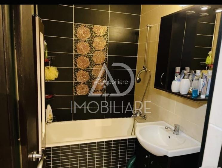 Vânzare apartament 3 camere, strada Unirii , zona Gârdu - 4