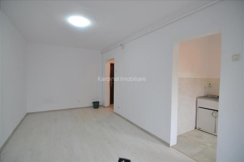 Vanzare garsoniera etajul 2 Bartolomeu - Str. Lanii - 3