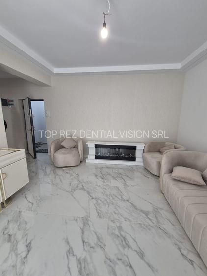 2 Cam. Curte 49 mp. 1 Decembrie 1918 - 4