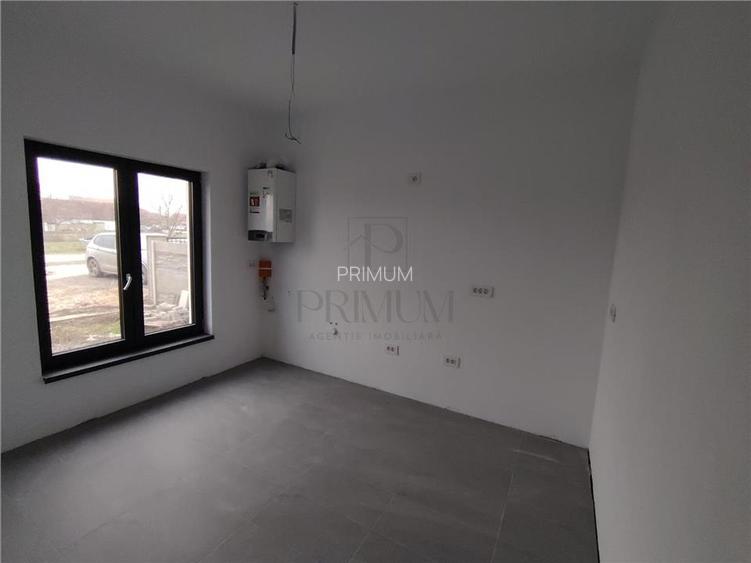 Duplex spatios - Asfalt - toate utilitatile. - 2