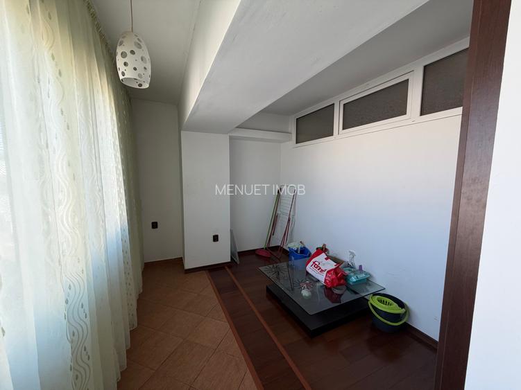 Apartament 2 camere,str.Mircea Voda,etaj 2 - 10